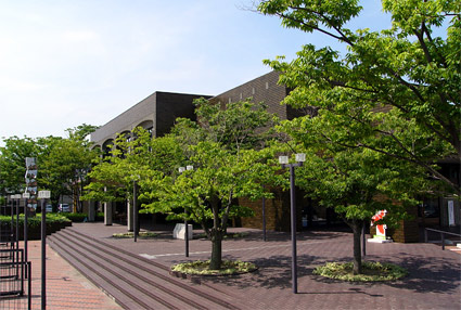 新潟市美術館